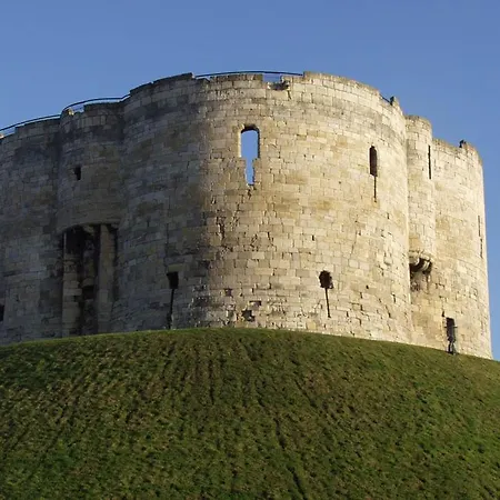 Апартаменты Minster View At Talbot Court,