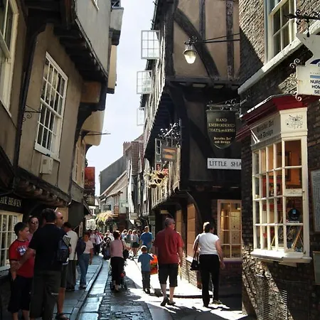 Minster View At Talbot Court, アパート *