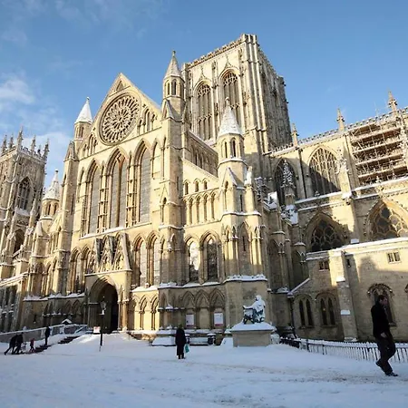 Minster View At Talbot Court, Йорк