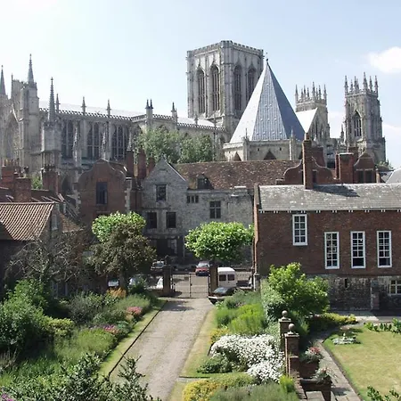 Minster View At Talbot Court, * Йорк